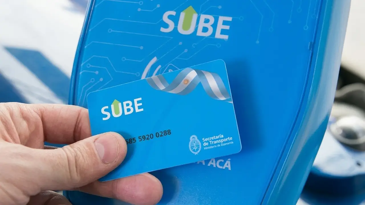 Triste cumpleaños: el uso de la tarjeta SUBE volvió a caer julio y acumuló 12 meses en rojo