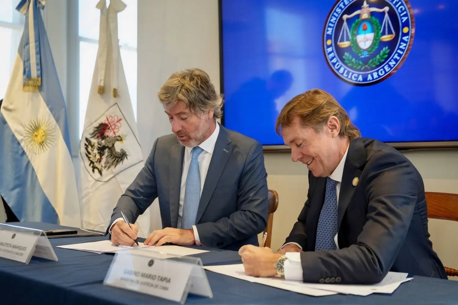Juan Bautista Mahiques y Gabino Tapia firman acuerdo de traspaso de competencias penales de la justicia de Nación a la Ciudad (Julio 2026)