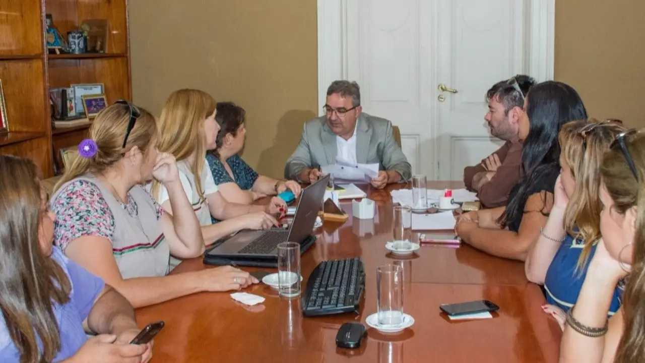 Títulos truchos en Catamarca: docentes exigen investigar a 17 institutos y acorralan a Jalil