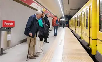 Jubilados y pensionados: cómo hacer el trámite para viajar gratis en subte | Subte