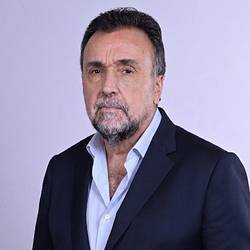 Roberto Navarro