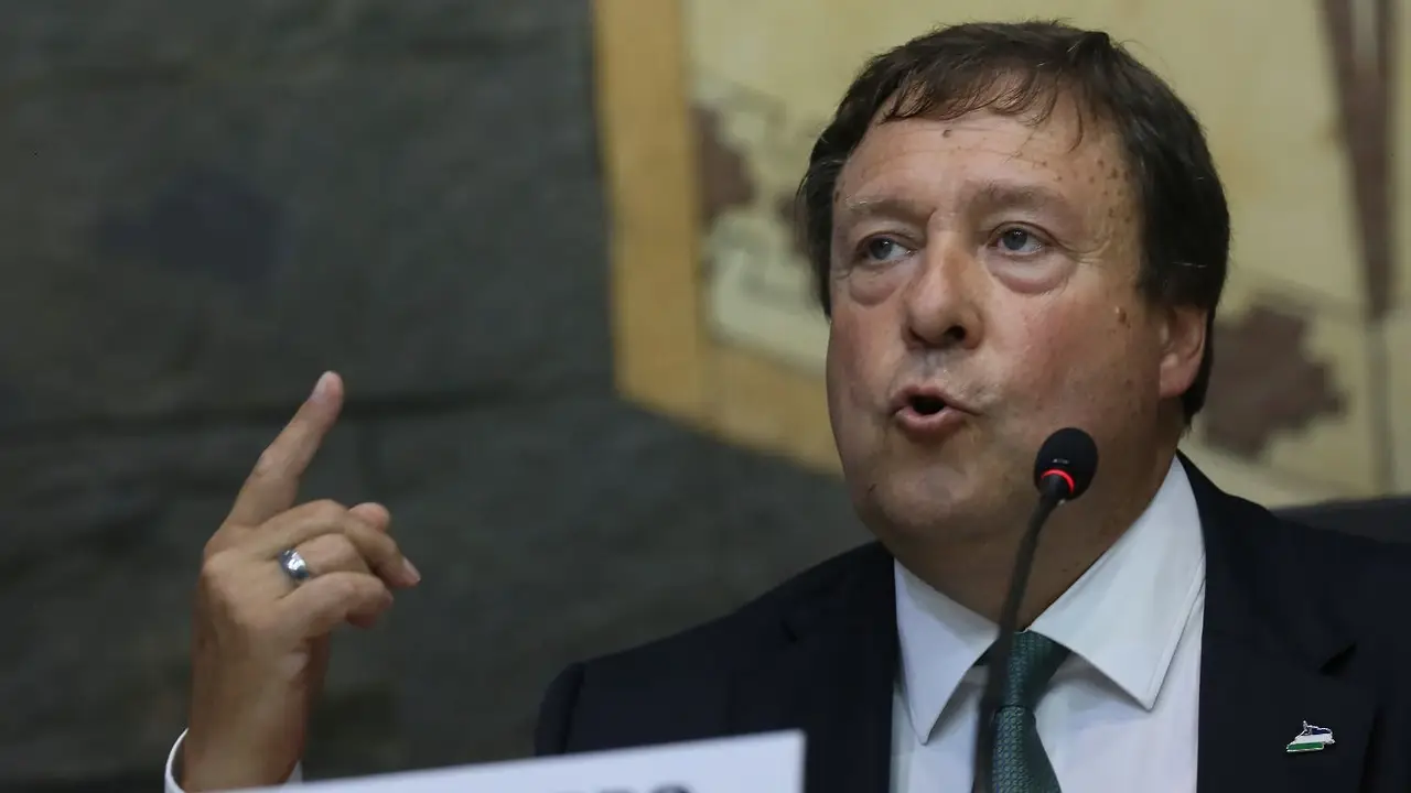 Incongruente: Weretilneck admite que el salario no alcanza en Río Negro pero bloquea el freno al endeudamiento