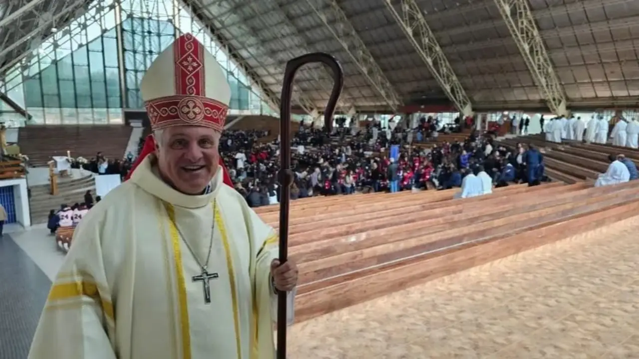 En la previa de la llegada del Papa, la Iglesia alertó por el endeudamiento familiar: "Alguna solución tiene que haber"