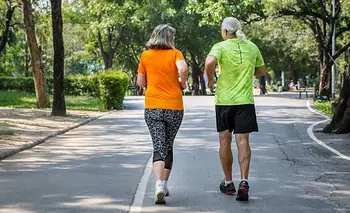 No es solo ir al gimnasio: los expertos revelan porqué hay que caminar al menos 30 minutos | Ejercicio físico