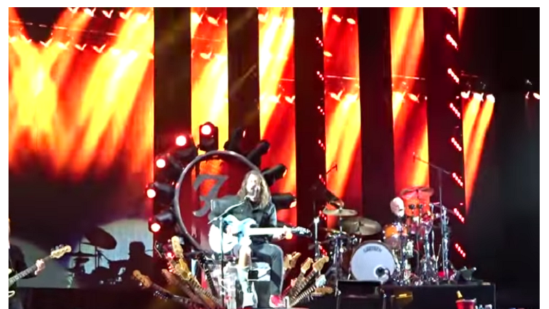 Foo Fighters juntó a Queen y Led Zeppelin para tocar un clásico
