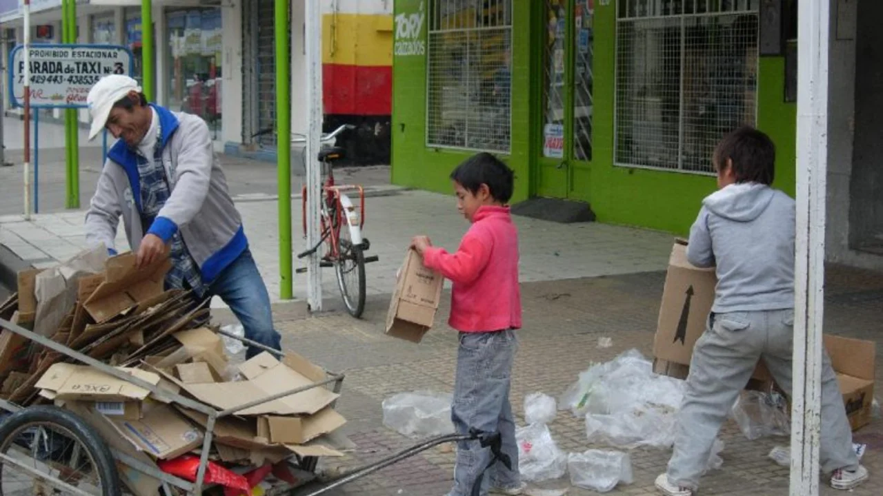 Tras el pedido de la Justicia, Feletti estimó cuántos pobres hay