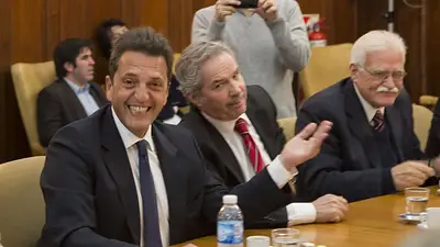 El picante cruce entre Roberto Navarro y Felipe Solá por el equipo económico de Massa El picante cruce entre Roberto Navarro y Felipe Solá por el equipo económico de Massa