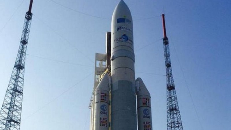 Para De Vido, el lanzamiento de ARSAT-2 es resultado "de una década de planificación"