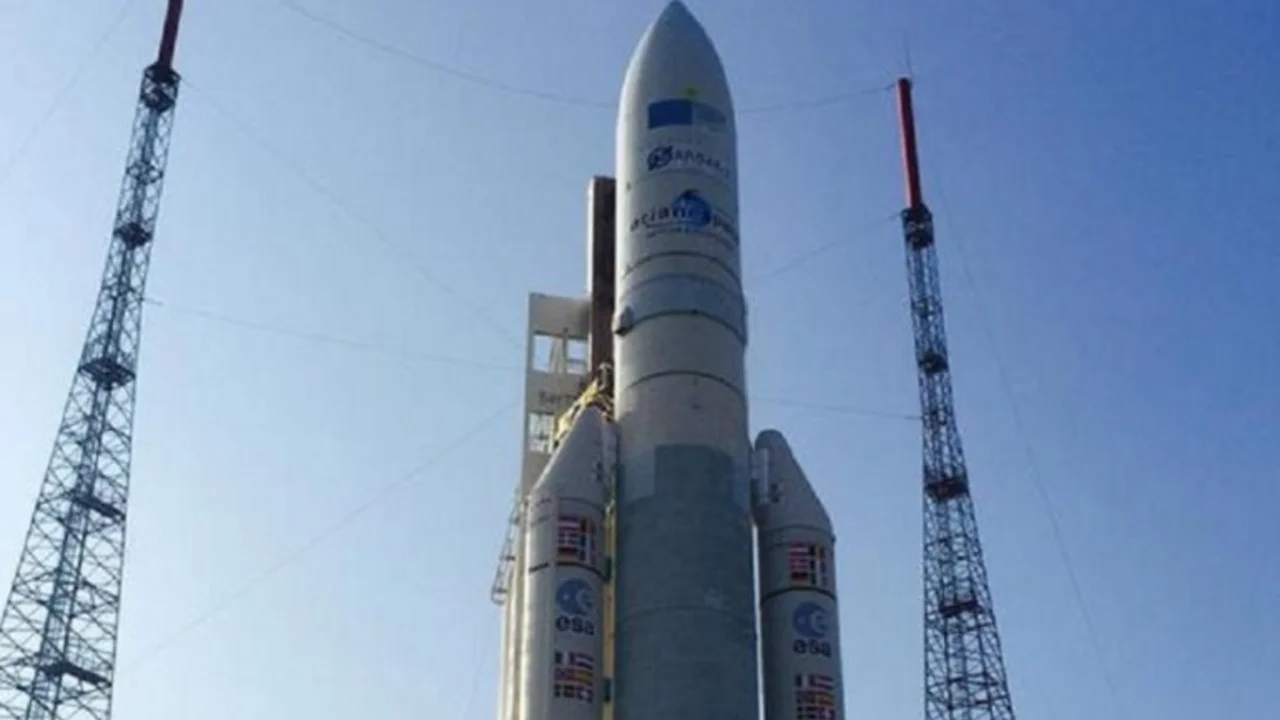 Para De Vido, el lanzamiento de ARSAT-2 es resultado "de una década de planificación"