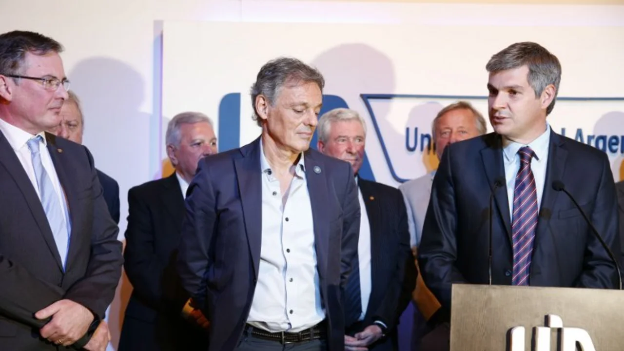 Para Marcos Peña, el país está "mucho mejor" que hace un año