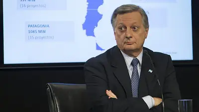 Después del tarifazo de Aranguren, Shell analiza vender sus estaciones de servicio Después del tarifazo de Aranguren, Shell analiza vender sus estaciones de servicio