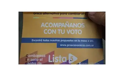 Clientelismo PRO: regalan vales de hamburguesas para conseguir votos en la UBA Clientelismo PRO: regalan vales de hamburguesas para conseguir votos en la UBA