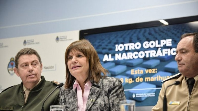 Tras detener a un terrorista que no era, ahora el Gobierno dice que encontró a "argentinos formados en ISIS"
