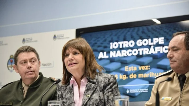 Tras detener a un terrorista que no era, ahora el Gobierno dice que encontró a "argentinos formados en ISIS"