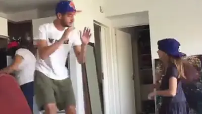El insólito baile de un funcionario del PRO El insólito baile de un funcionario del PRO