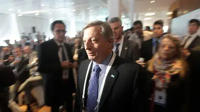 Aranguren justificó su lugar en Shell: "No tenía ningún tipo de incompatibilidad" Aranguren justificó su lugar en Shell: "No tenía ningún tipo de incompatibilidad"