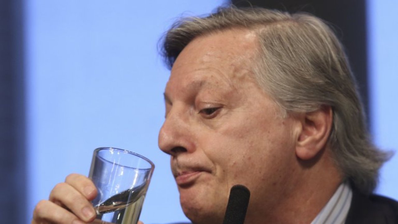 Increíble pero real: ¿dónde escondió el Gobierno a Aranguren en la audiencia pública?
