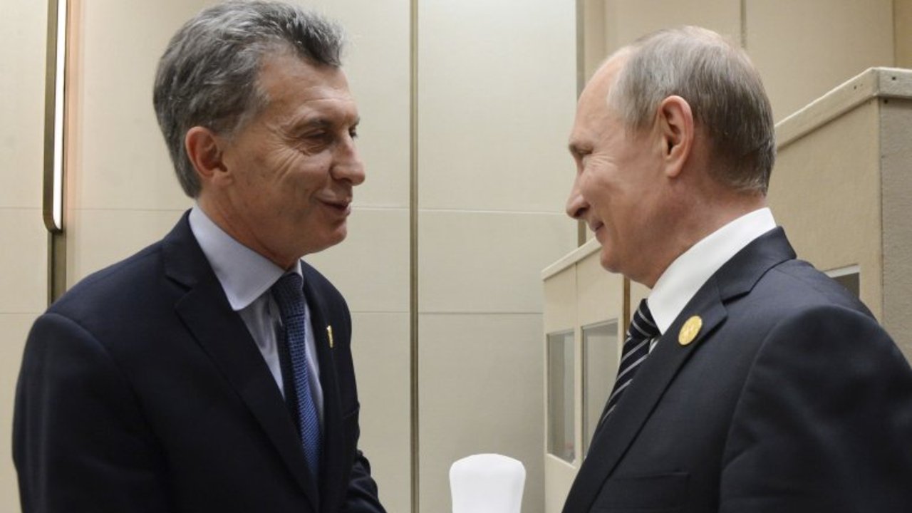 El fallido chiste de Macri a Putin hizo estallar las bromas en las redes sociales