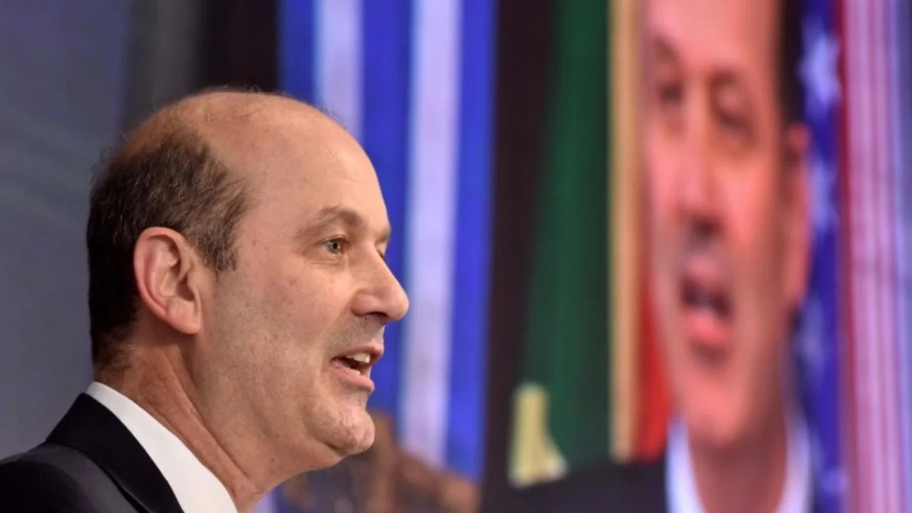 Sturzenegger reconoció que el Gobierno estimuló la inflación