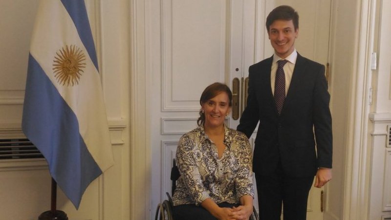 Las bolsas de Michetti: un 70% cree que el caso complica a la vice o al Gobierno