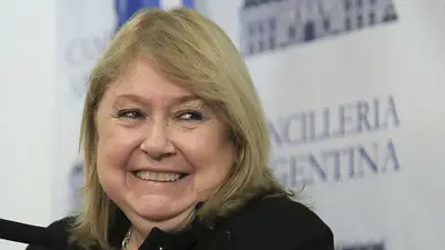Malcorra vuelve a cruzar a Macri: "Tengo que ser franca, no creo que la primer ministro le haya dicho que sí" Malcorra vuelve a cruzar a Macri: "Tengo que ser franca, no creo que la primer ministro le haya dicho que sí"