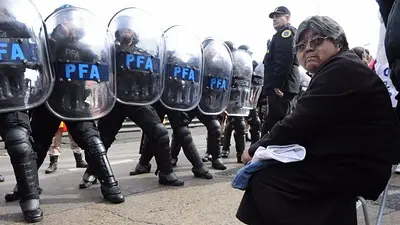 Grave informe sobre la violencia estatal en los primeros seis meses del macrismo Grave informe sobre la violencia estatal en los primeros seis meses del macrismo