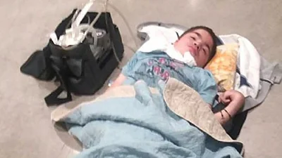 La triste foto de un chico argentino en el aeropuerto de Londres La triste foto de un chico argentino en el aeropuerto de Londres