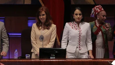 Cristina Kirchner: "La derecha conservadora intentó un final para mí similar al de Dilma" Cristina Kirchner: "La derecha conservadora intentó un final para mí similar al de Dilma"