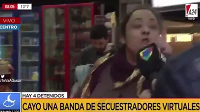 Escandalo en vivo: gitanos a los gritos y amenazas contra el movilero de A24 Escandalo en vivo: gitanos a los gritos y amenazas contra el movilero de A24