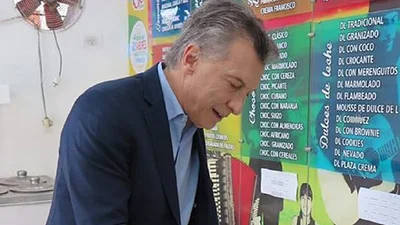 La inoportuna visita de Macri en medio de la marcha por Santiago Maldonado La inoportuna visita de Macri en medio de la marcha por Santiago Maldonado