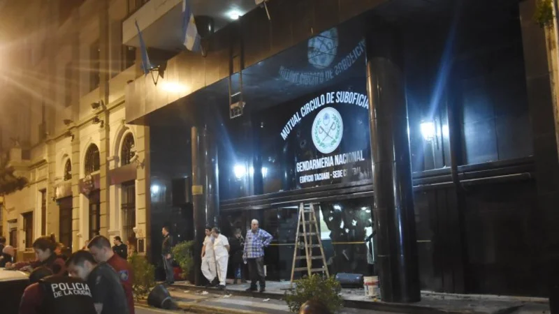 Rompieron vidrios en un local de Gendarmería en la Ciudad