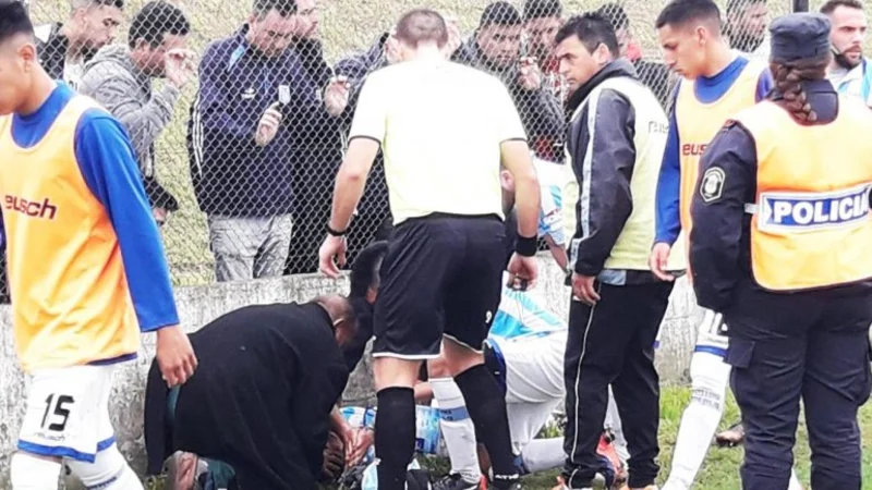 Otra cancha sin protección perimetral casi causa una nueva tragedia en el fútbol