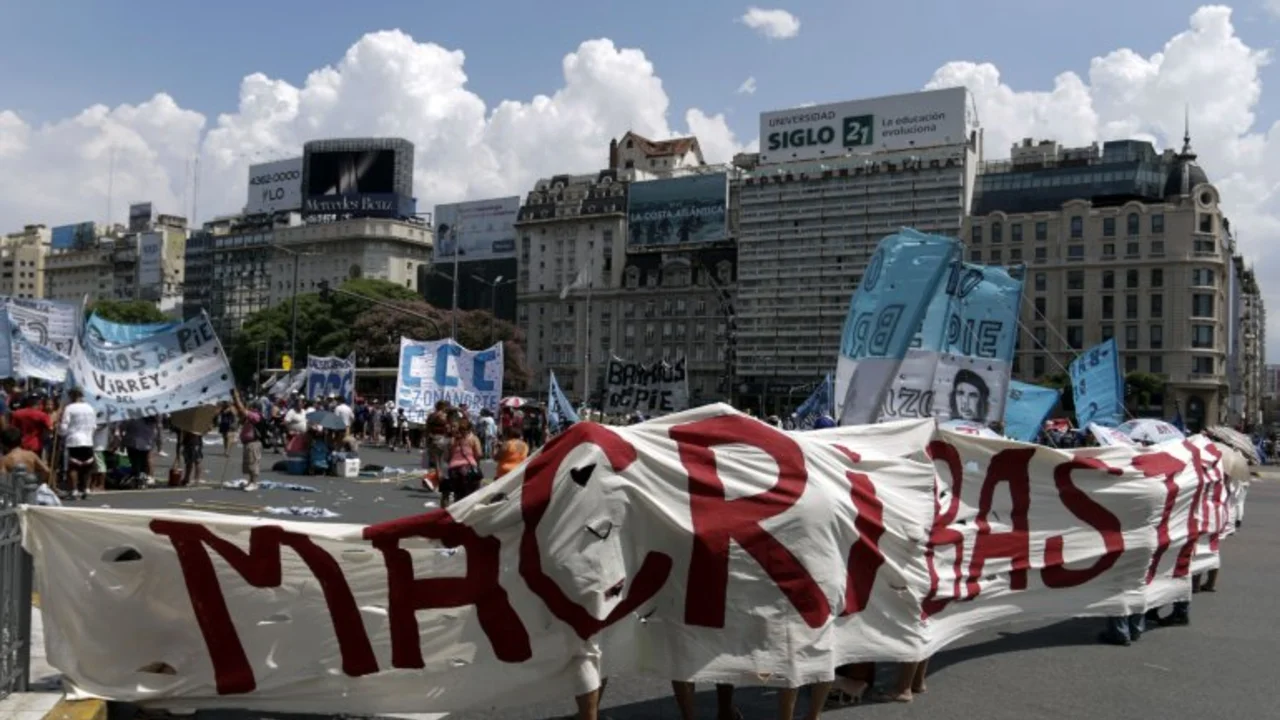 Reunión clave del Gobierno con organizaciones sociales para evitar las protestas
