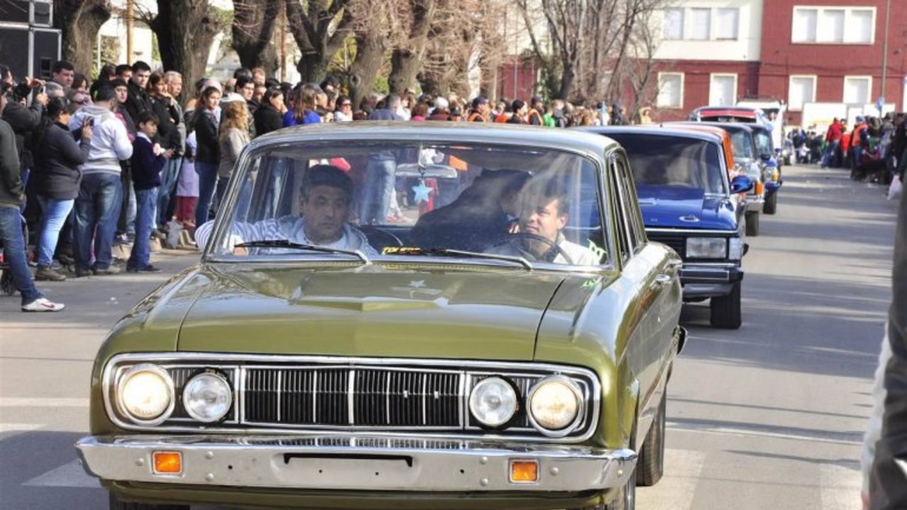Marcha atrás: finalmente no se subastará el Falcon del Ejército de 1976