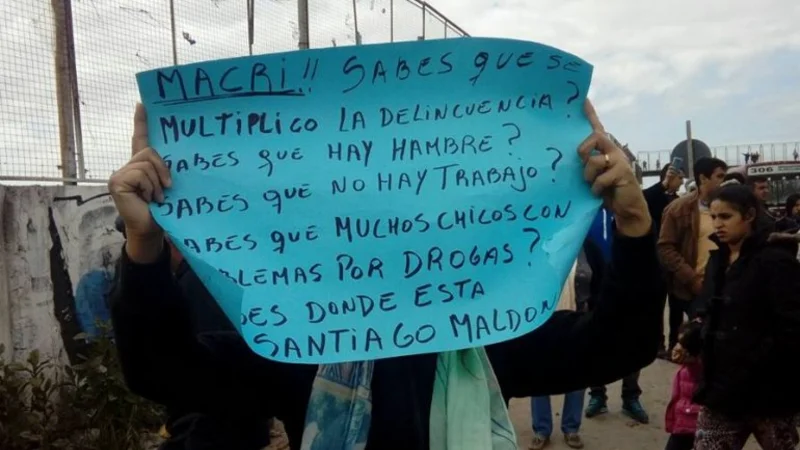 Nuevo escrache a Mauricio Macri cuando fue a supervisar una obra