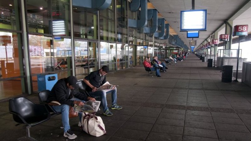 Paran micros de larga distancia por incumplimiento en el aumento salarial