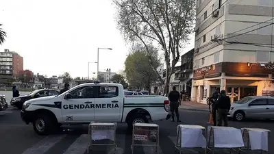 Indignante: Gendarmería amedrentó a estudiantes que hablaban de Maldonado en Rosario Indignante: Gendarmería amedrentó a estudiantes que hablaban de Maldonado en Rosario