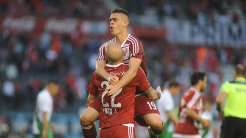Con una gran remontada, River venció a Banfield y se confirmó como candidato