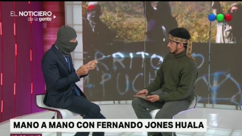 Repetto se encapuchó para entrevistar a Huala y estallaron las críticas en Twitter