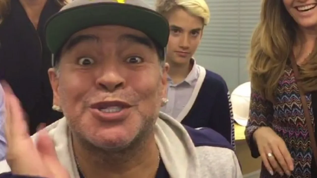 Qué fotos eliminó Maradona en su cuenta de Instagram que desató la polémica