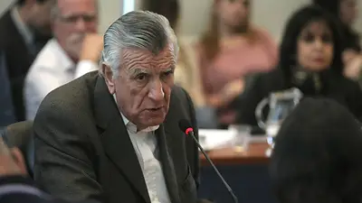 Gioja: "El pueblo ya eligió al partido opositor, ahora hay que votarlo" Gioja: "El pueblo ya eligió al partido opositor, ahora hay que votarlo"