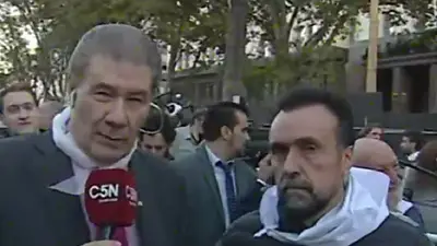 Roberto Navarro con Victor Hugo Morales: "El Gobierno presionó para que me echen" Roberto Navarro con Victor Hugo Morales: "El Gobierno presionó para que me echen"