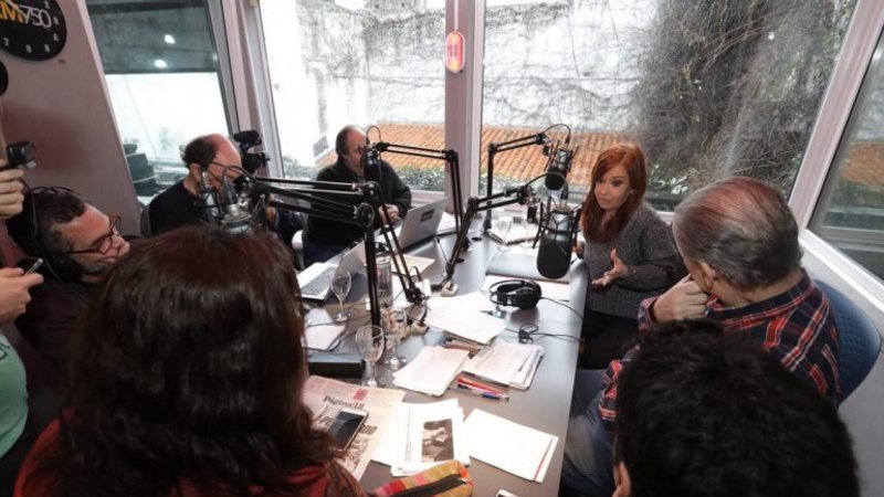 Cristina Kirchner con Víctor Hugo: "El Gobierno necesita la fractura social"