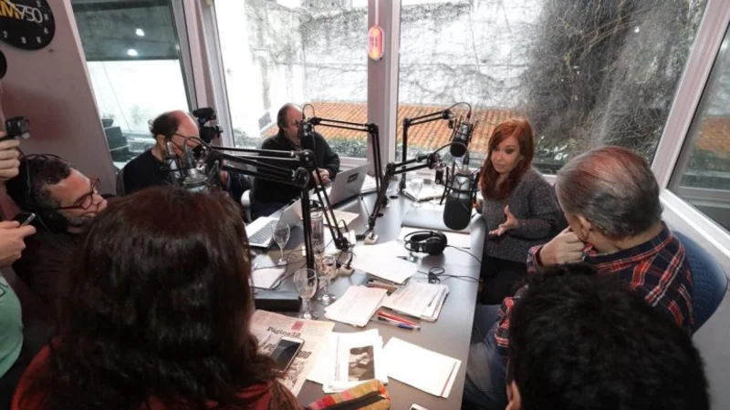 Cristina Kirchner con Víctor Hugo: "El Gobierno necesita la fractura social"