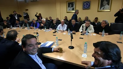 Triaca intentó diferenciar la flexibilización laboral del Gobierno con la de Brasil Triaca intentó diferenciar la flexibilización laboral del Gobierno con la de Brasil