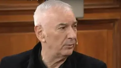 Mauro Viale explotó contra Sirven y defendió a Roberto Navarro Mauro Viale explotó contra Sirven y defendió a Roberto Navarro