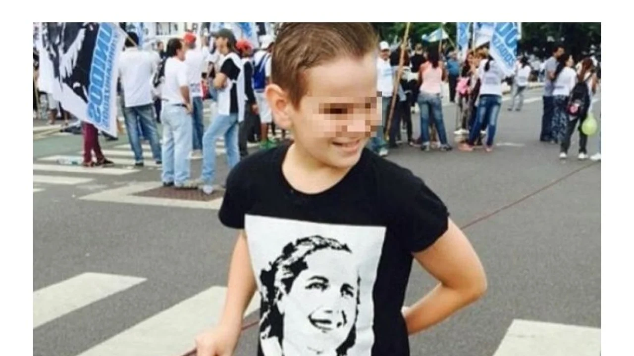 El nene atacado por Lanata por apoyar a Cristina reapareció con una sorprendente actividad política