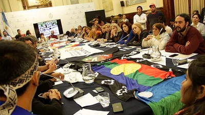 Diputados se comprometieron a prorrogar la ley de tierras indígenas Diputados se comprometieron a prorrogar la ley de tierras indígenas