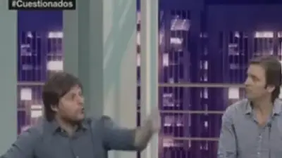 Hablaban del "Pata" Medina y Leandro Santoro causó incomodidad al recordar al "Momo" Venegas Hablaban del "Pata" Medina y Leandro Santoro causó incomodidad al recordar al "Momo" Venegas