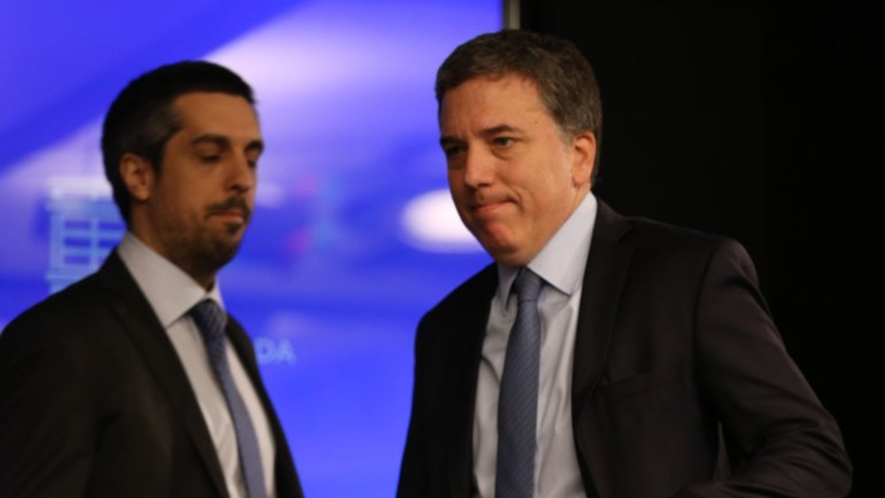 El Gobierno baja la alícuota de las retenciones pero agrega una suma fija